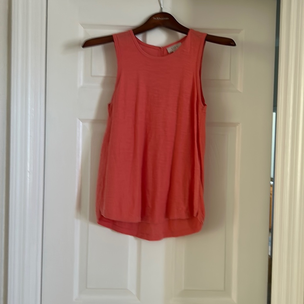 Salmon colored tank top